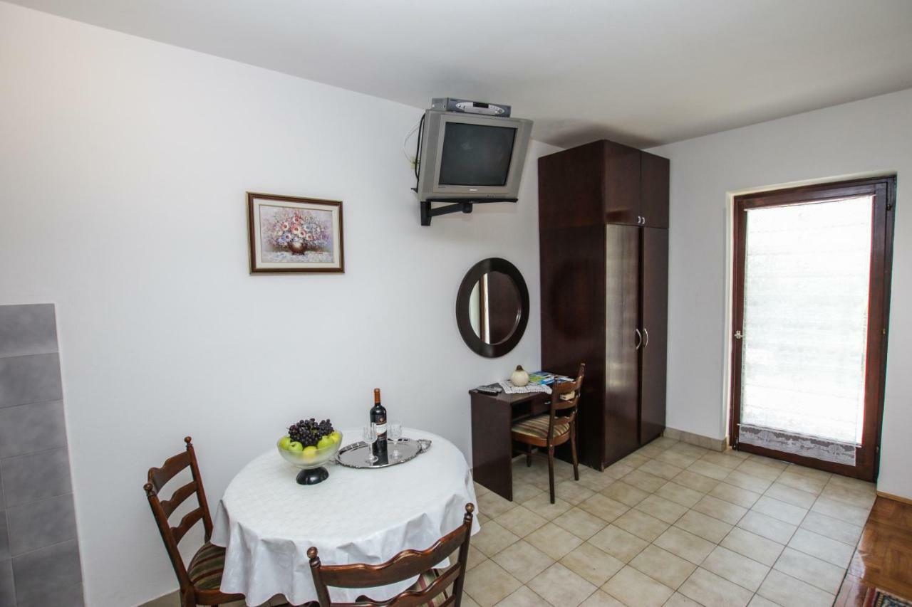 Apartmani Janja Porec Exterior photo